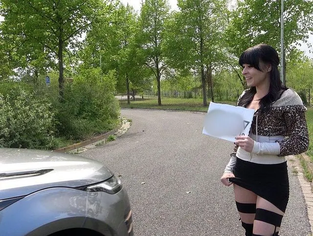Ficken? Hier ? Jetzt ? Sofort ! Dein Ernst? in HighHeels und Nylons Public gefickt