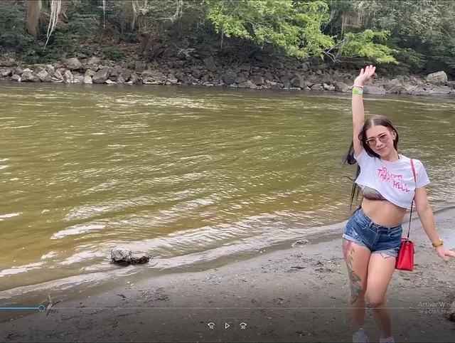 Katty wird geil beim Spaziergang durch die Wälder von Santander (ohne ton)