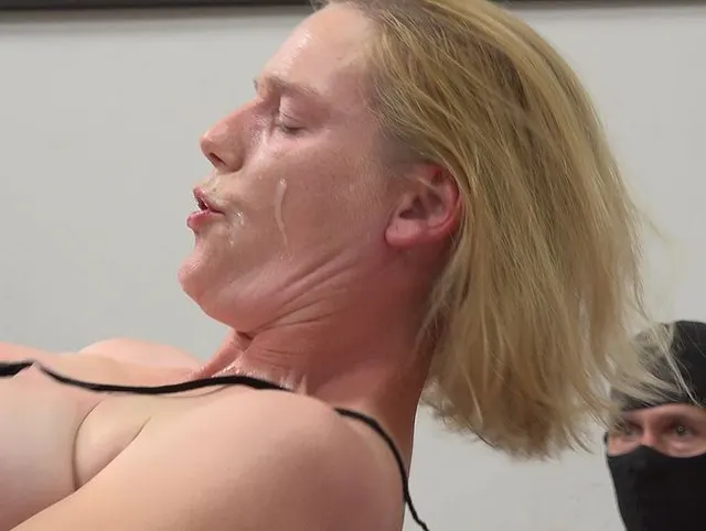 Emma eskaliert-User GB mit Cumshot und Squirt