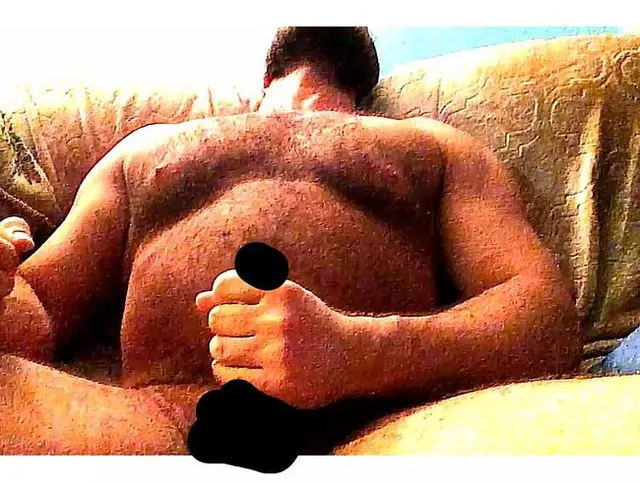 Wide Lats, Hairy Pecs, Jack Off