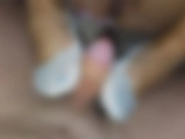 Stiefmutter zieht beim Sex ihre kurzen Socken nicht aus