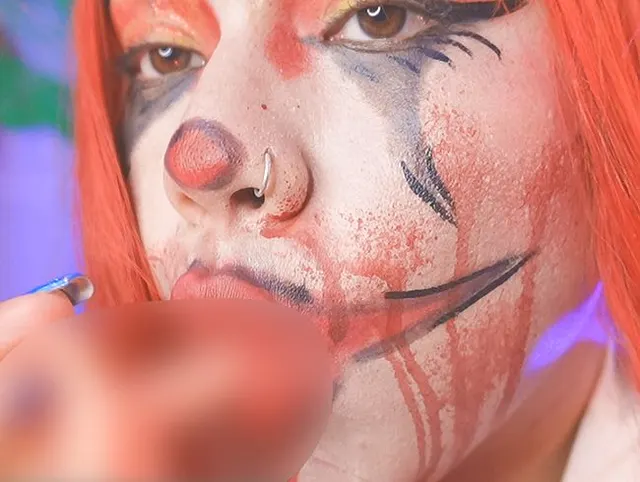 der Clown macht sich über deinen kleinen Schwanz lustig SPHI sprich auf Spanisch