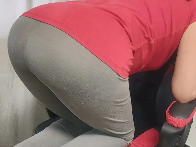 Creampie im heißen großen Arsch der reifen MILF