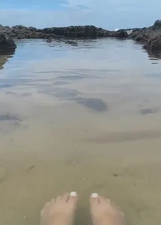 Füße im Meer