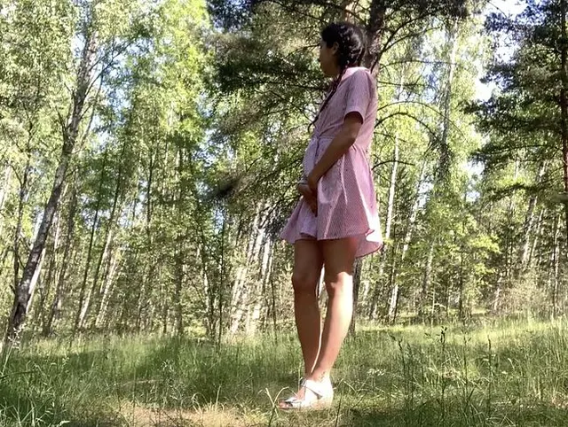 In den Wald pinkeln, während es keiner sieht