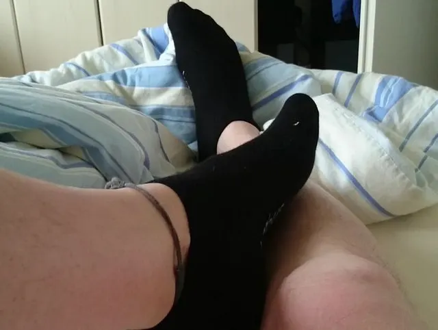 Wichsen mit Schwarzer Stinkesocke