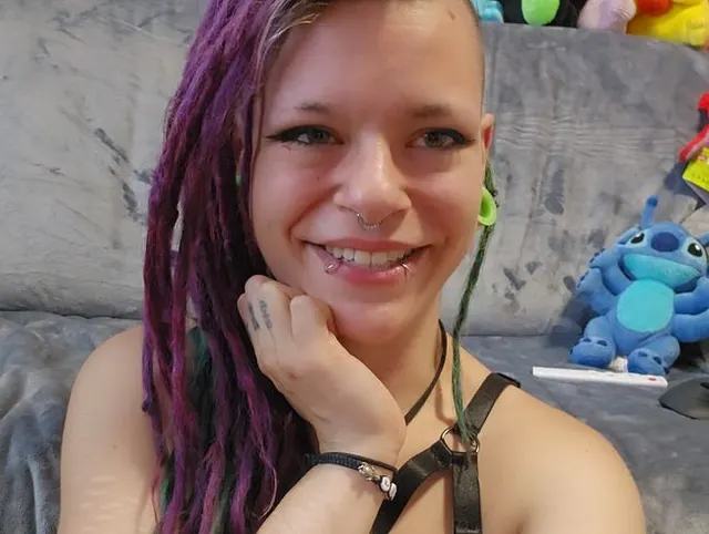 Ich bin absoluter Neuling dabei! Footjob & Finger-Orgie – Völlig unschuldig… aber so geil!!