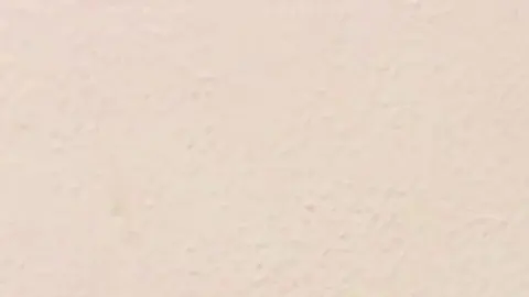 Dildo in den Arsch und Vibrator an der Muschi