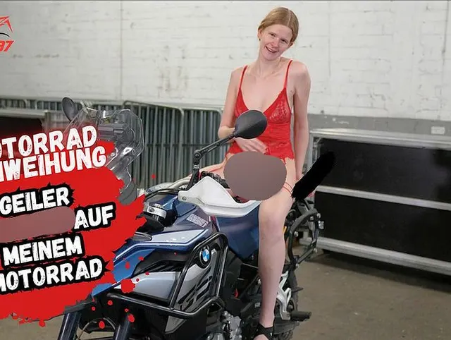 Mein Bike wird eingeritten! Geiler Teen Dildofick auf dem Bike!
