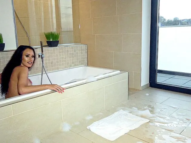 VERSAUTER BADEZIMMER-FICK