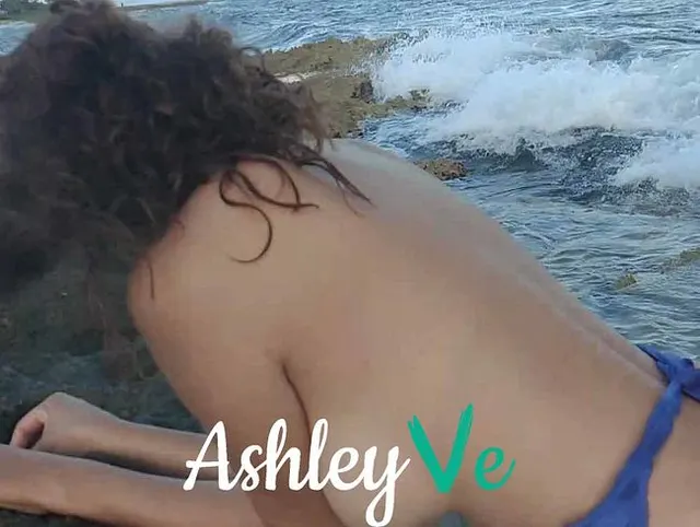 Öffentlicher Strandfick - Ashley Ve