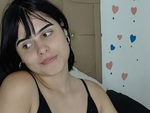 Ich masturbiere mit dem Dildo