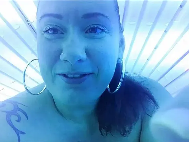 OMG HOFFENTLICH WERDE ICH NICHT ERWISCHT... TOY-SPAß IM SOLARIUM