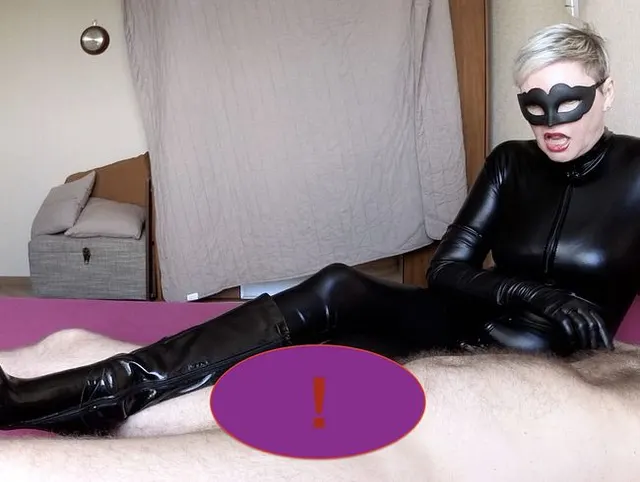 Catsuit necken und freihändig abspritzen