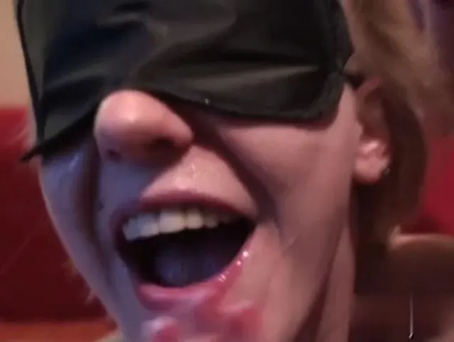 Blinder Kehlenfick (kein ton)