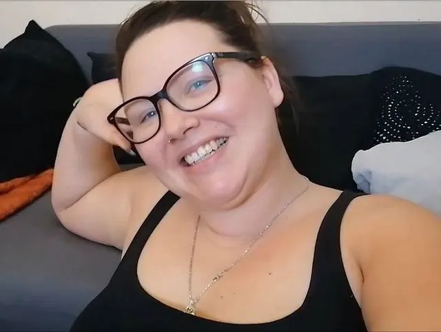 NACH DER CAM IMMER NOCH GEIL... WICHSEN WIE FRÜHER, JESSY DIE RAUPE NIMMERSATT!!!
