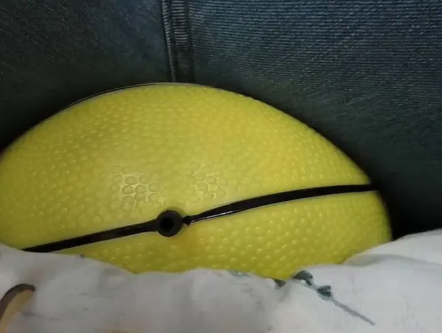 Ball Spiele in Jeans
