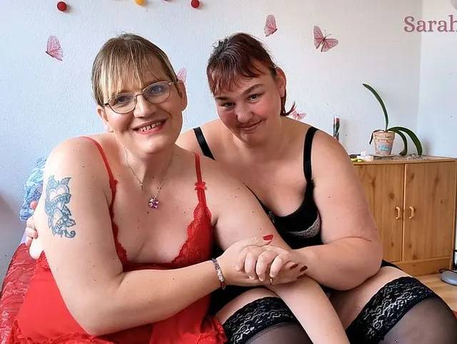 Hemmungsloser Dildofick - mit echten, lauten Orgasmus von SarahSofia