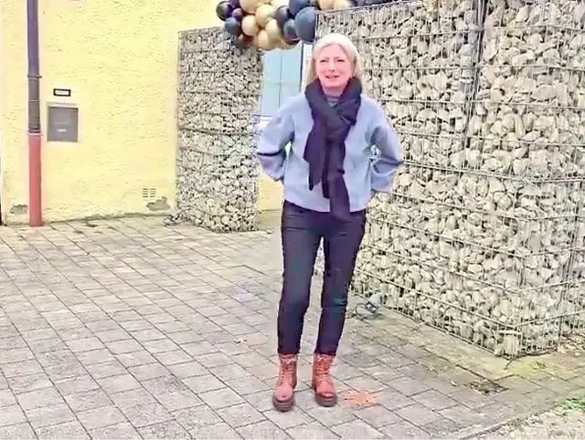 Kuck mal wer da fickt, bis die Fotze überläuft!!! Teil 1