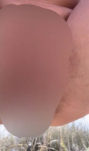Meine Muschi tropft mit Sperma und Pisse, die ein stärkerer Mann in mich gepumpt hat