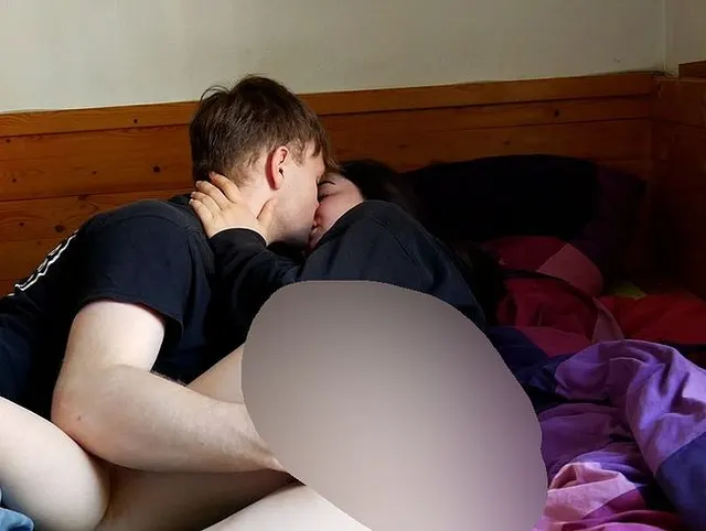MEGA GESICHTSBESAMUNG!! Spermasüchtige Studentin macht alles für den Ficksaft!!