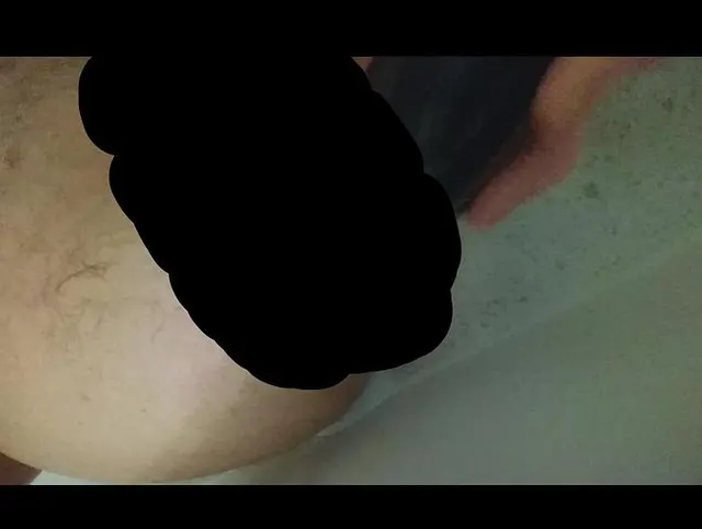 Anal im Bad mit Doppeldildo