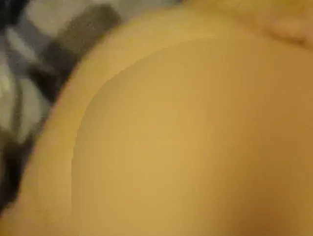 Ich möchte, dass du mich tief in meine Muschi fickst