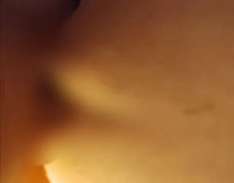 Geil Doggy gefickt...mein Herr hat sich die Ringe angelegt und ich wusste jetzt fickt er mich!
