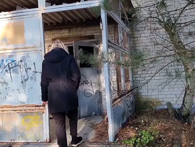 Orgasmus in der alten Kaserne