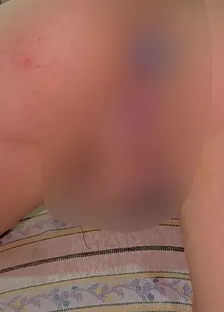 Dieser Plug macht meinen Arsch tropfend, eng und saftig