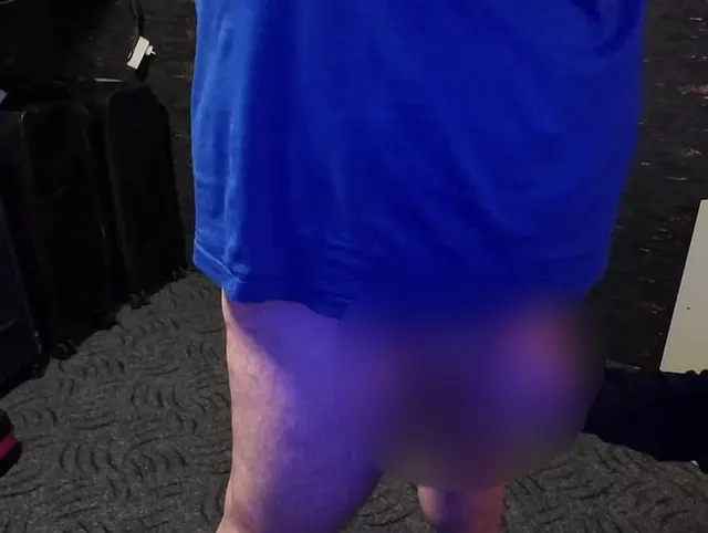Erst Blowjob dann brennender Menthol Handjob als Belohnung darf er mit meine Socken voll spritzen