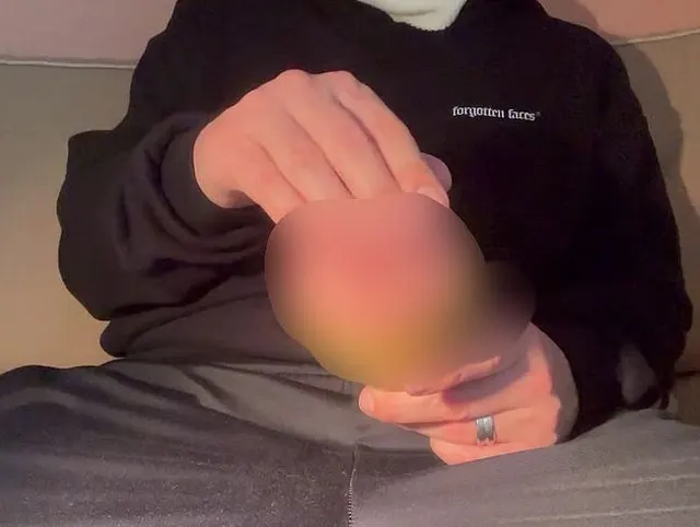 Big Dick Bull fingert deine Freundin und demütigt dich dabei
