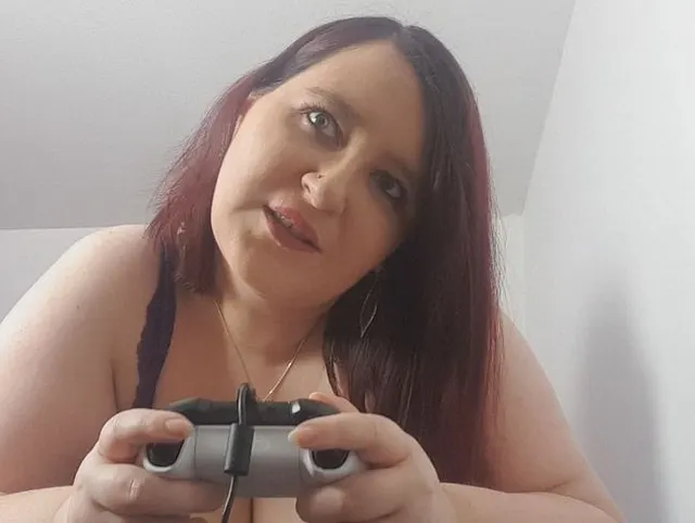 GAMER GIRL LEA – Zocken oder Masturbieren?!