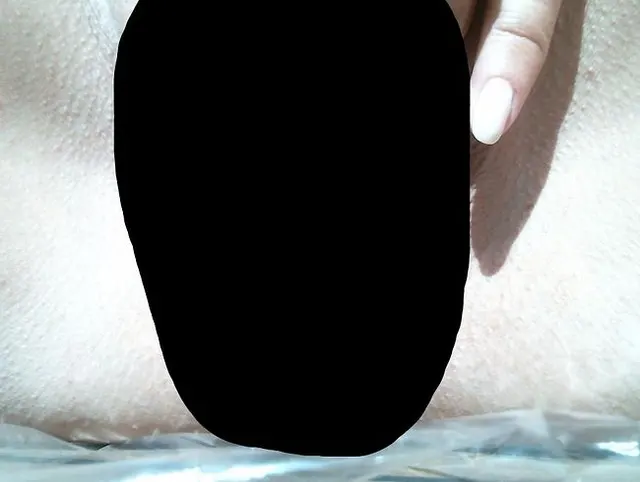 PUSSY CLOSE UP eng, nass, gepierct MILF !