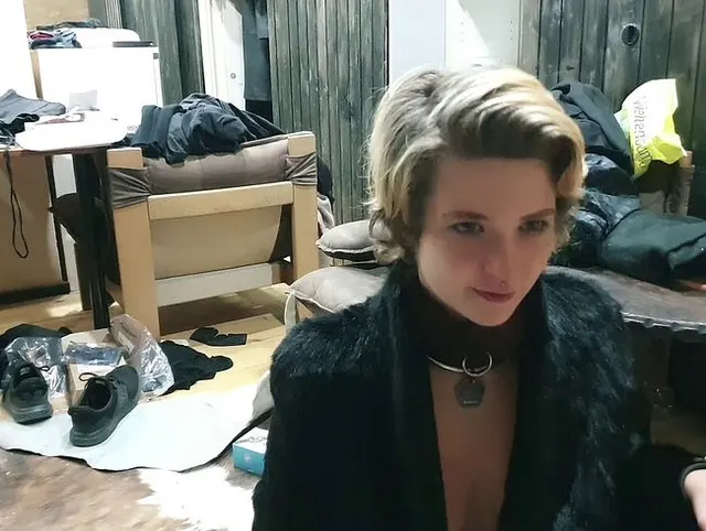 POV Blowjob vom Haustiermädchen