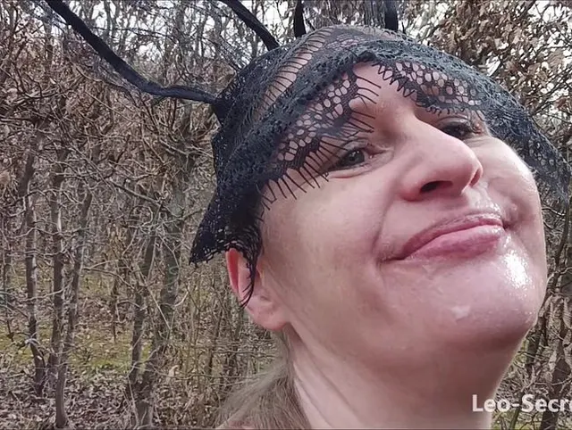 Blasehase zu Ostern im Irrgarten gefunden und ihr das Gesicht veredelt ;p