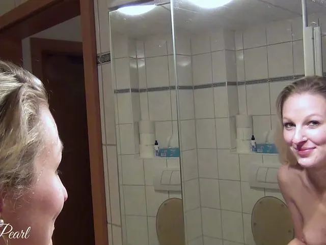 Mega Ladung in den Mund & Gesicht bekommen