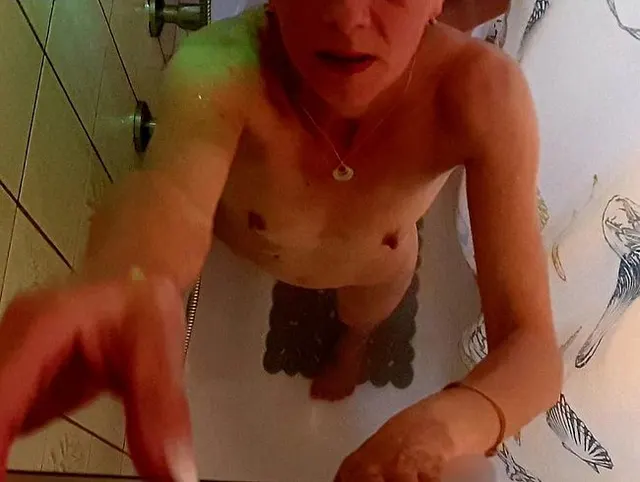 Unter der Dusche Teil 1