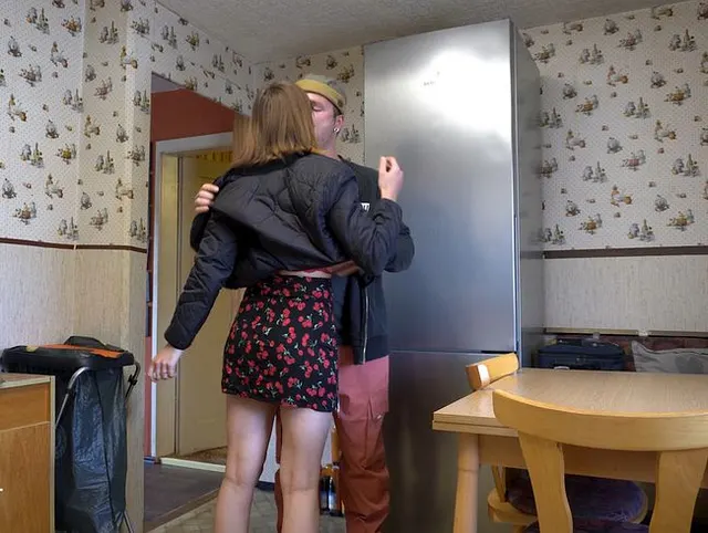 Heißer Couple Sex auf dem Küchentisch !!