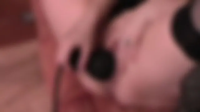 Ein Buttplug als Mösenfüller!!