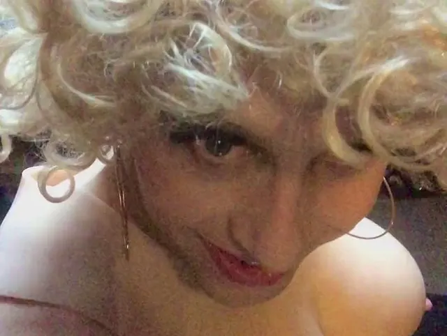 Userwunsch - Paula ist rattig und bietet sich an