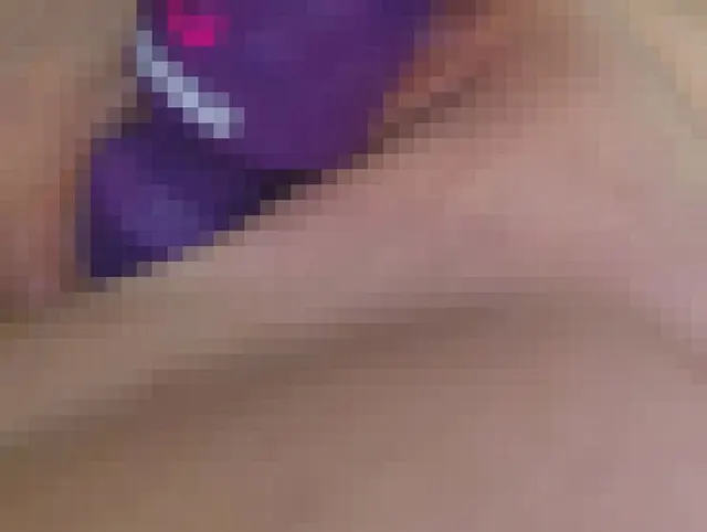 Mein Massagestab bearbeitet meine nasse Pussy