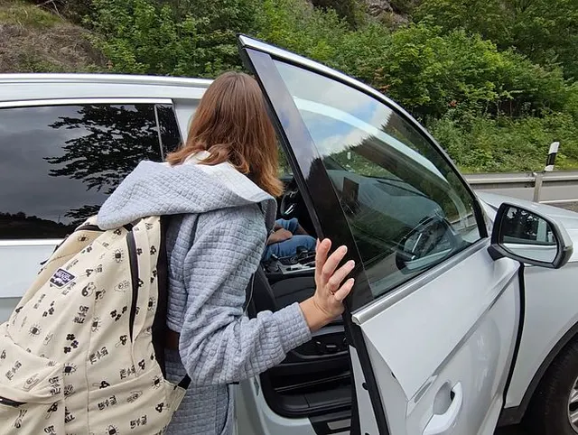 UNCUT - Bei der Fahrt im Uber Nummer geschoben !!!