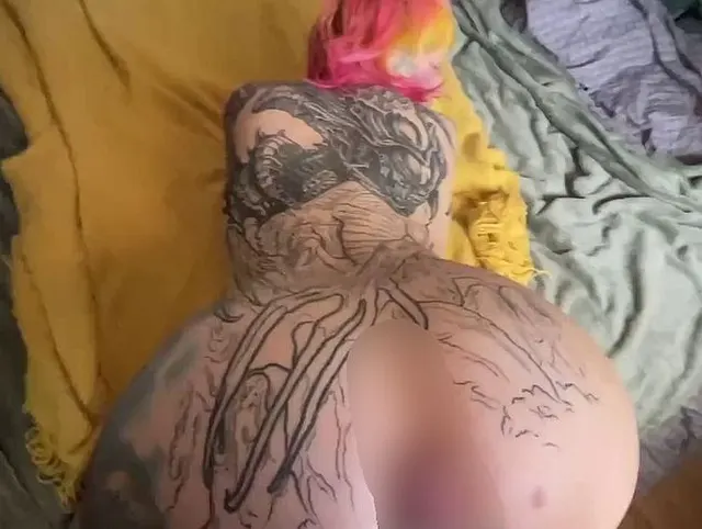 Doggyfick mit Fotzenfülling. So mag Ich es!