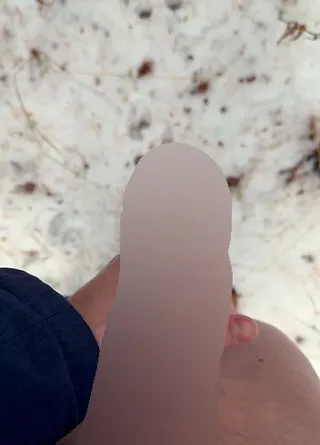 Handy POV - Twink wixt seinen Schwanz im Wald - im Winter