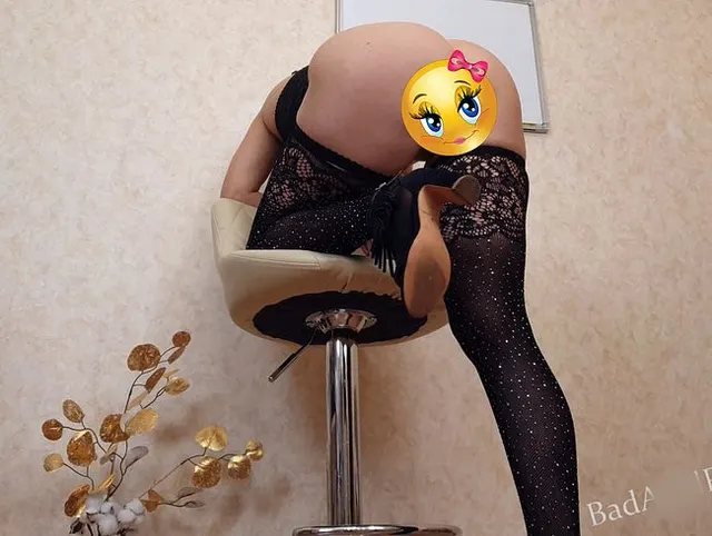 She Asked her Ex to Fuck her in the anal and Fill her ass Hole with Cum