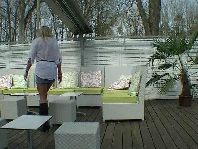 geiles loungefeeling im sommer auf der terasse