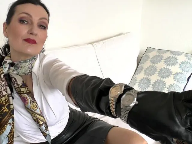 Verschiedene Uhren Anprobe, Armbanduhren Fetisch, Lange schwarze Lederhandschuhe, Joi Lady Victoria