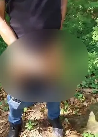Oudoor Piss Video im Wald