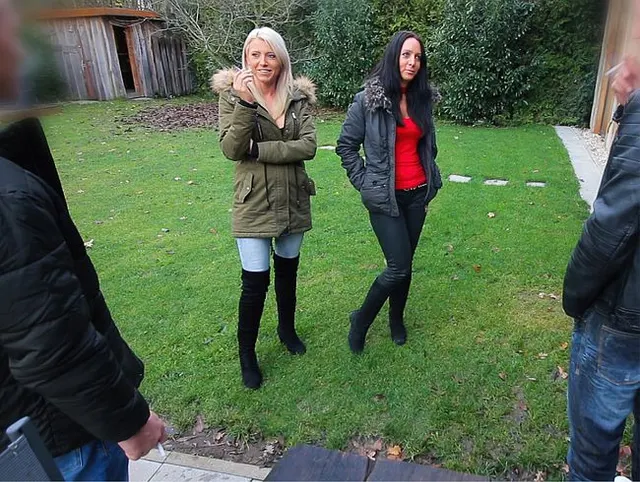 Die versaute Spermaschlampen Familienfeier | Double Blowjob + Spermaküsse!
